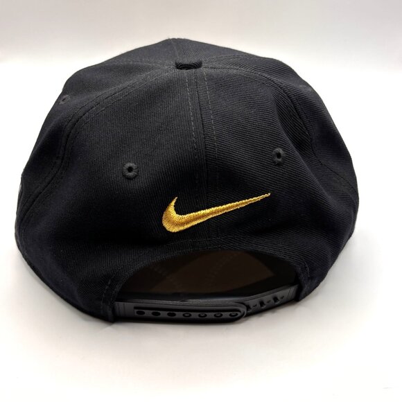 2015 Wisconsin Badgers Mens Basketball Regional Champions Nike Hat NCAA Snapback - Picture 4 of 9